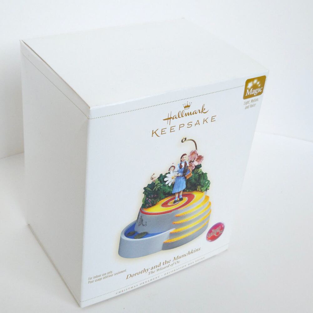 Hallmark Keepsake Dorothy and the Munchkins Wizard of Oz Christmas Ornament 2006 - Picture 3 of 13